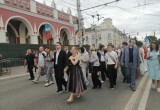 В Калуге прошло шествие выпускников 2026
