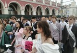 В Калуге прошло шествие выпускников 2026