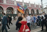 В Калуге прошло шествие выпускников 2026