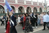 В Калуге прошло шествие выпускников 2026