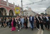 В Калуге прошло шествие выпускников 2026