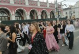 В Калуге прошло шествие выпускников 2026