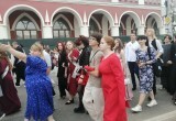В Калуге прошло шествие выпускников 2026
