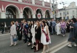В Калуге прошло шествие выпускников 2026