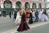 В Калуге прошло шествие выпускников 2026