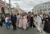В Калуге прошло шествие выпускников 2026