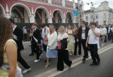 В Калуге прошло шествие выпускников 2026