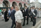 В Калуге прошло шествие выпускников 2026