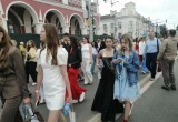 В Калуге прошло шествие выпускников 2026