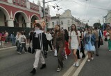 В Калуге прошло шествие выпускников 2026