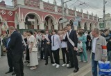 В Калуге прошло шествие выпускников 2026