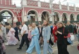 В Калуге прошло шествие выпускников 2026