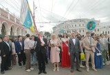 В Калуге прошло шествие выпускников 2026
