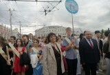 В Калуге прошло шествие выпускников 2026