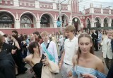 В Калуге прошло шествие выпускников 2026