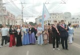 В Калуге прошло шествие выпускников 2026