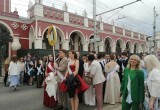 В Калуге прошло шествие выпускников 2026
