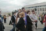 В Калуге прошло шествие выпускников 2026