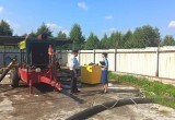 Рабочие на свиноферме угодили в канализационную шахту, один погиб