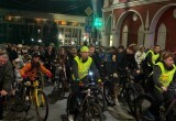 Сотни велосипедистов проехали по ночной Калуге в рамках "Велоночи" 2026