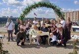 В День города в Калуге впервые сыграли свадьбы на смотровой площадке у "Шарика"
