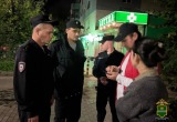 Алкоголь во дворах и проверка телефонов: полиция провела рейд в Калуге