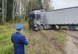 Два человека погибли при столкновении УАЗа и грузовика