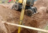 В микрорайоне Кубяка ремонтируют канализационный коллектор и водопровод