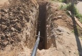 В микрорайоне Кубяка ремонтируют канализационный коллектор и водопровод