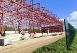 На "Спутнике" монтируют металлоконструкции будущего футбольного манежа