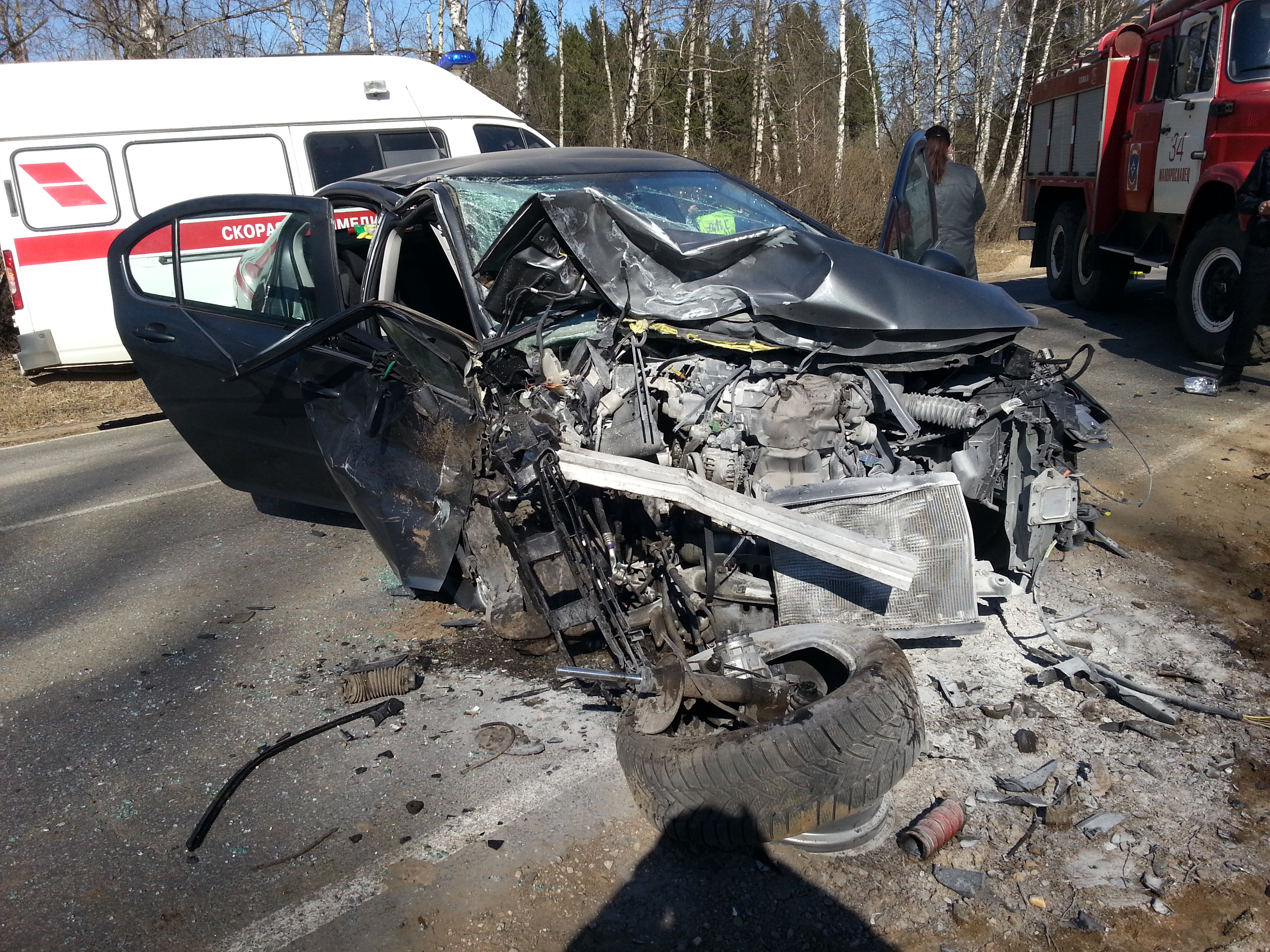 Авария 29 марта на трассе Москва-Рославль пежо и волга.